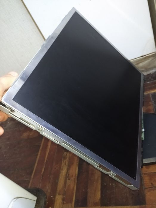 Монитор(матрица) 19 ", не включается