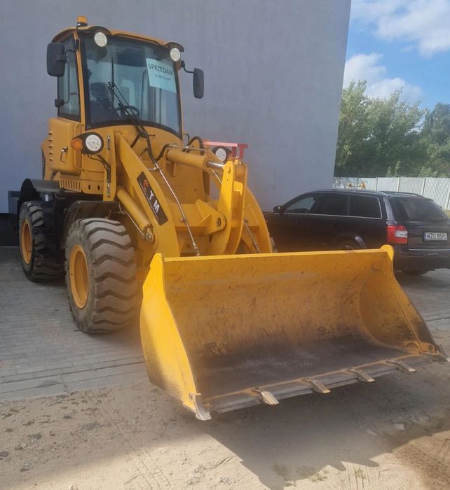 CTM 930  Ładowarka kołowa CTM930 udźwig 1800kg, kompletne wyposażenie, FV23%