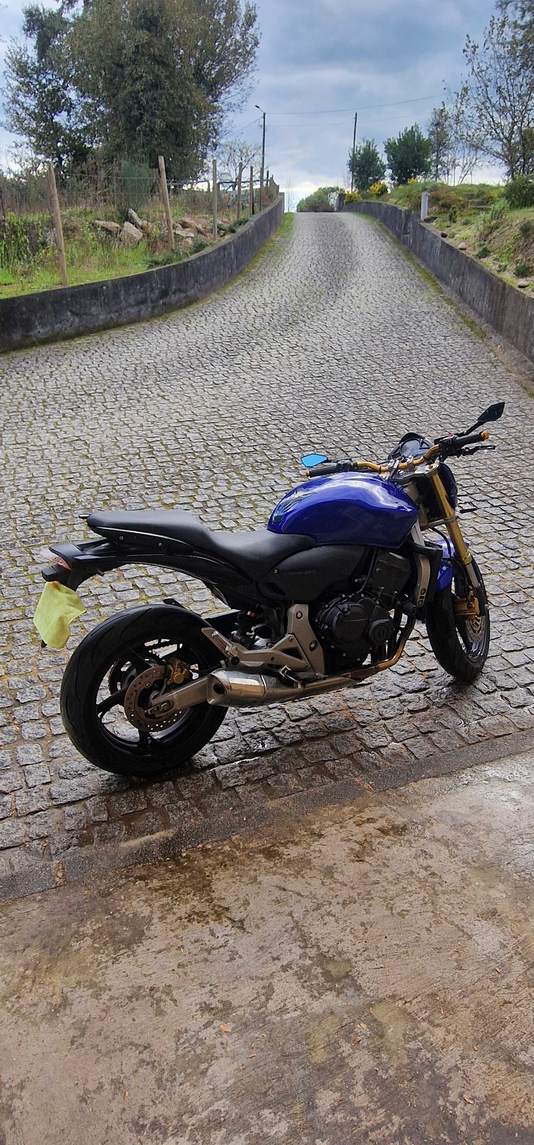 Honda Hornet  600 como nova