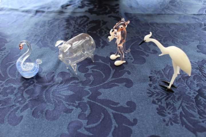 Esculturas em vidro soprado . Valores : 4€,2,5€,1€