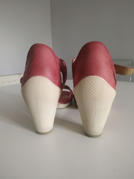 Ecco, sandały w kolorze czerwonym, rozmiar 37