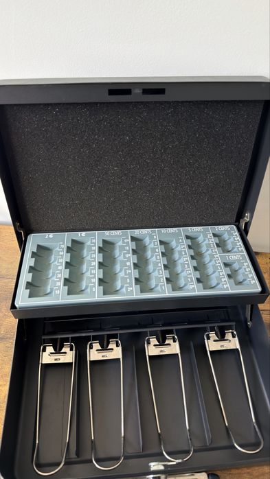 Maleta cofre dinheiro