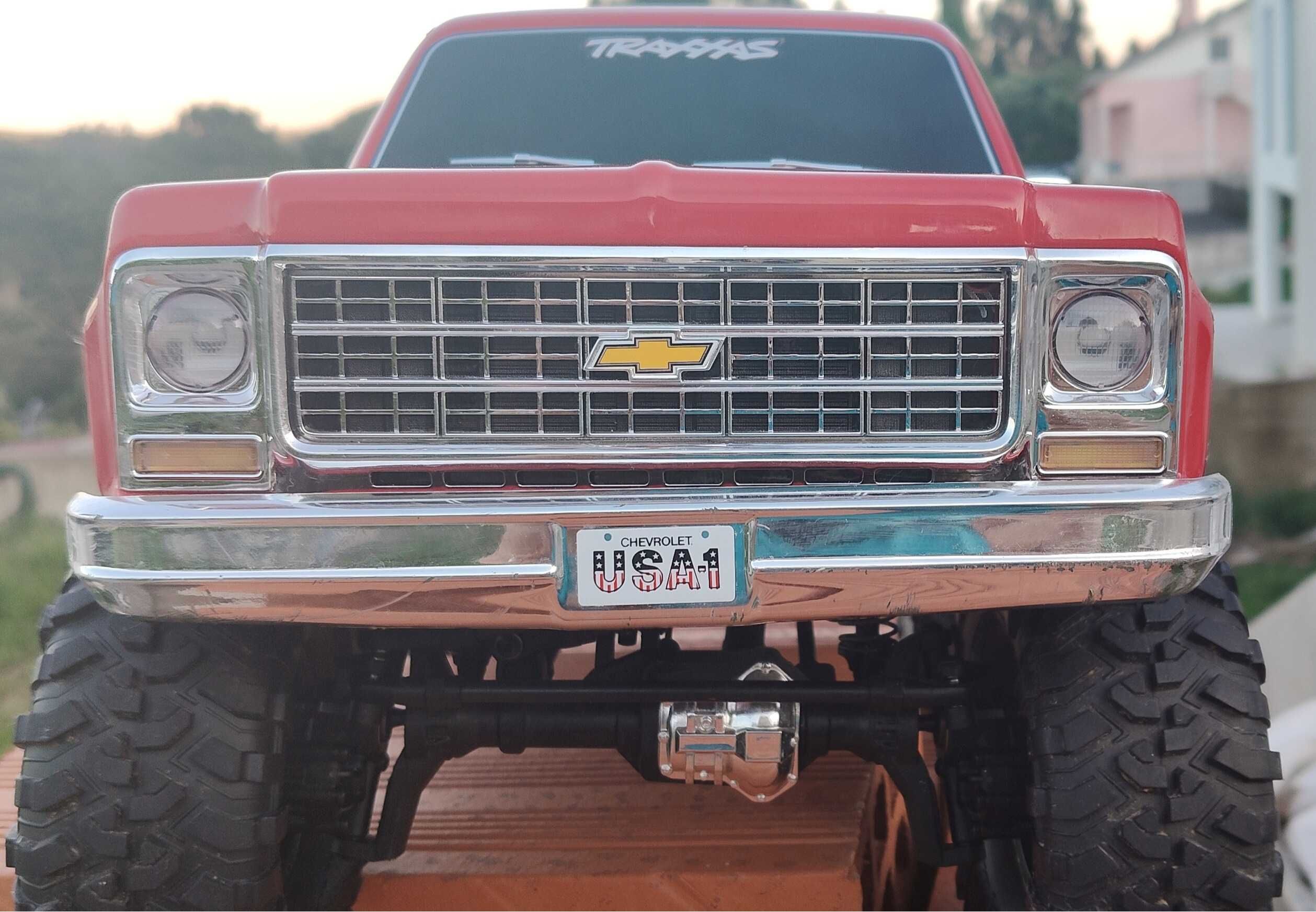 TRX-4 Chevrolet K10 Cheyenne High Trail Red 1/10 + Bateria
