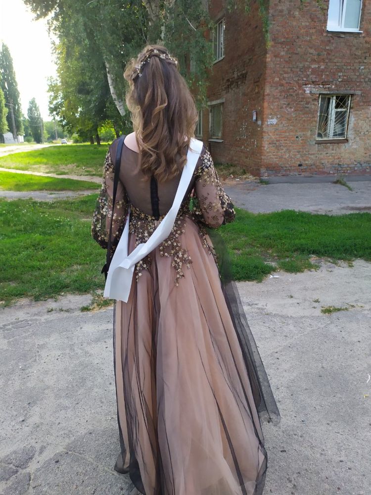 Вечернее платье