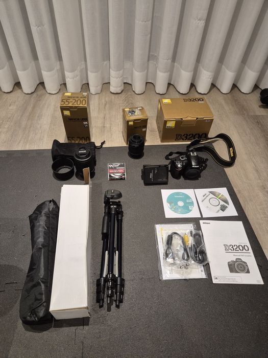 Nikon D3200 com lentes e tripé