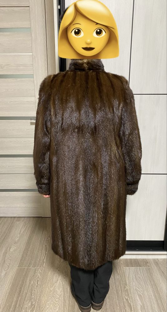 Продам норкову шубу