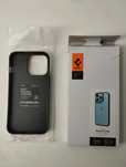 Nowe spigen etui do iPhona 13 pro