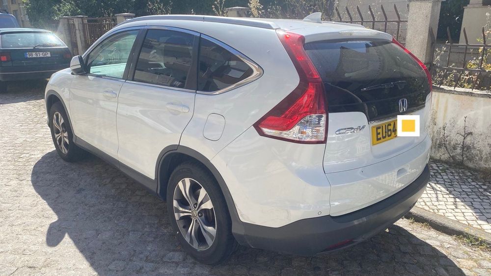Honda CRV 2014, com volante do lado direito.