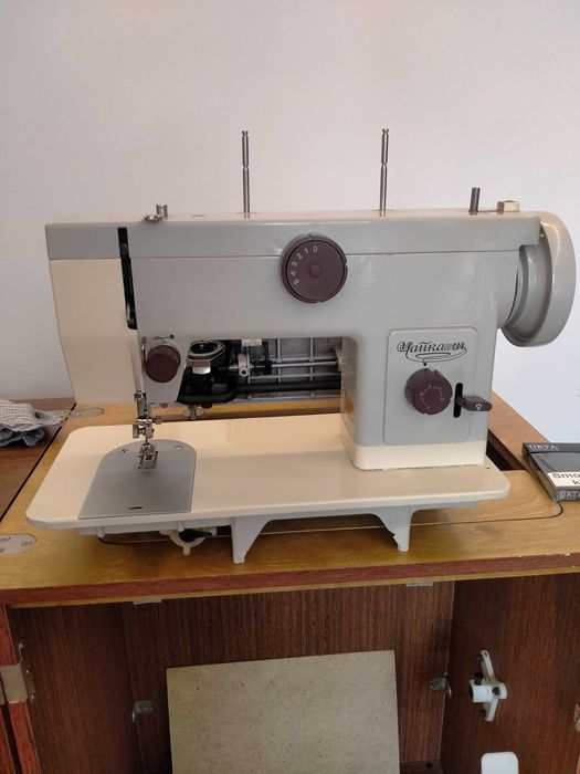Продам швейные машинки семейства "Чайка"