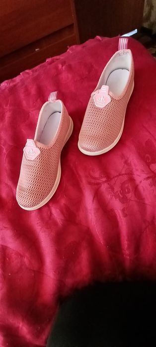 Взуття жіноче нове