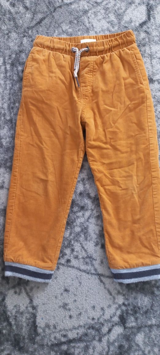Sztruksowe ocieplane spodnie r. 98