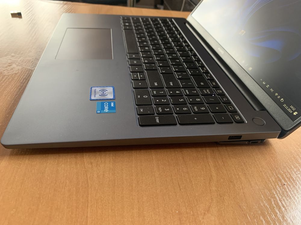 Продам хороший ноутбук HUAWEI MateBook D16