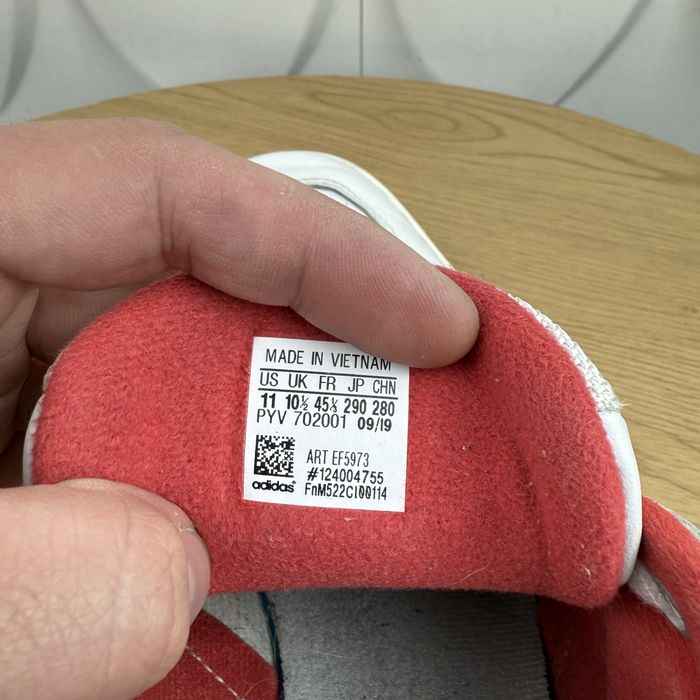 Оригінальні шкіряні кросівки Adidas torsion