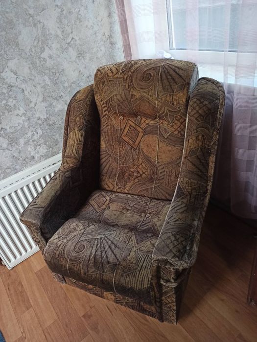 Продам диван с креслами