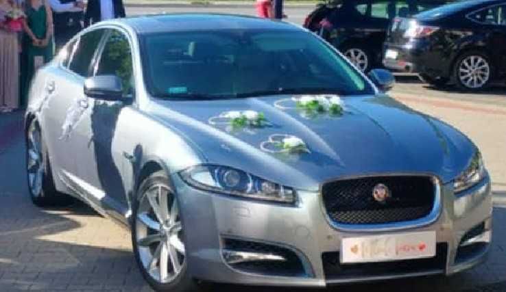 Dekoracja ślubna na samochód