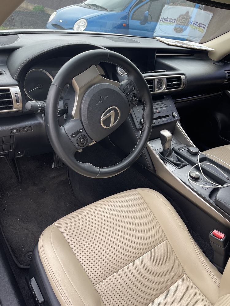 Lexus IS 250 2015 идеал