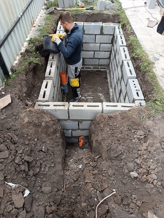 Ям. Ручная чистка сливной ямы. Яма под ключ. Бетонные работы. Выкачка.