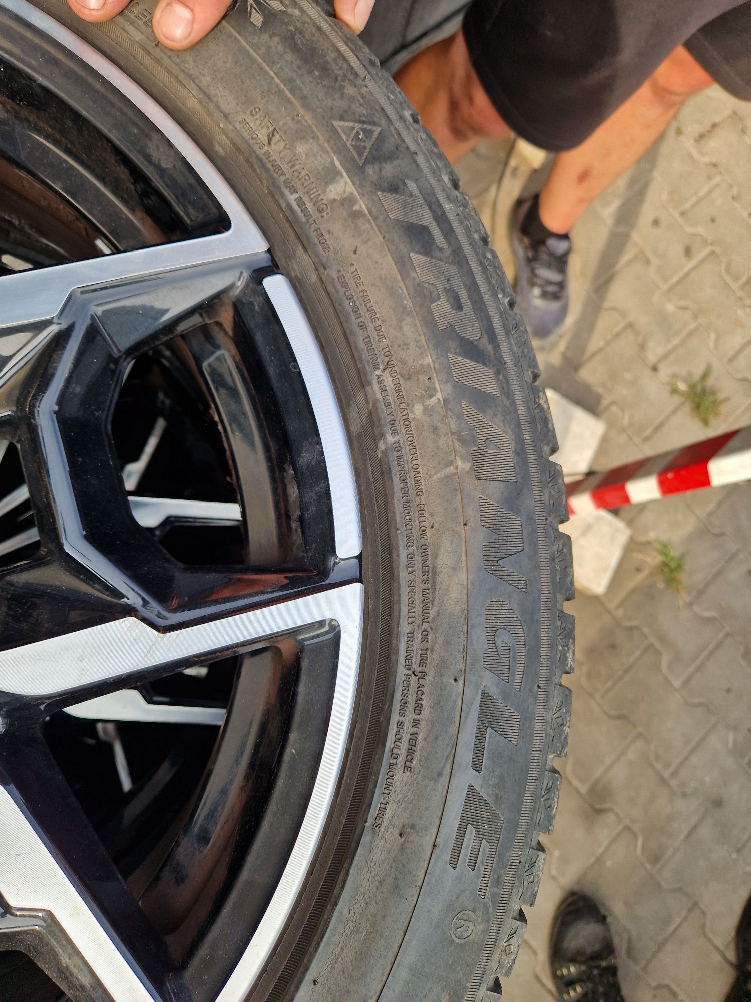 Oryginalne Koła BMW X3 G01 M-power 245/40R19 zima 5mm 21r.