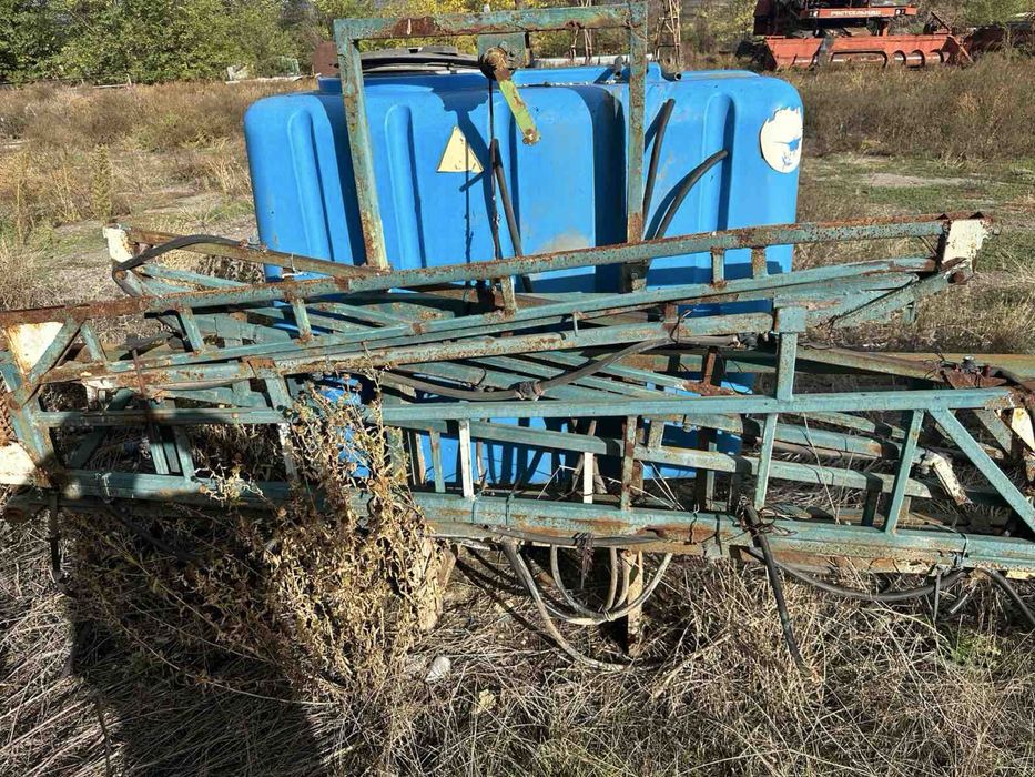 Обприскувачі навісні