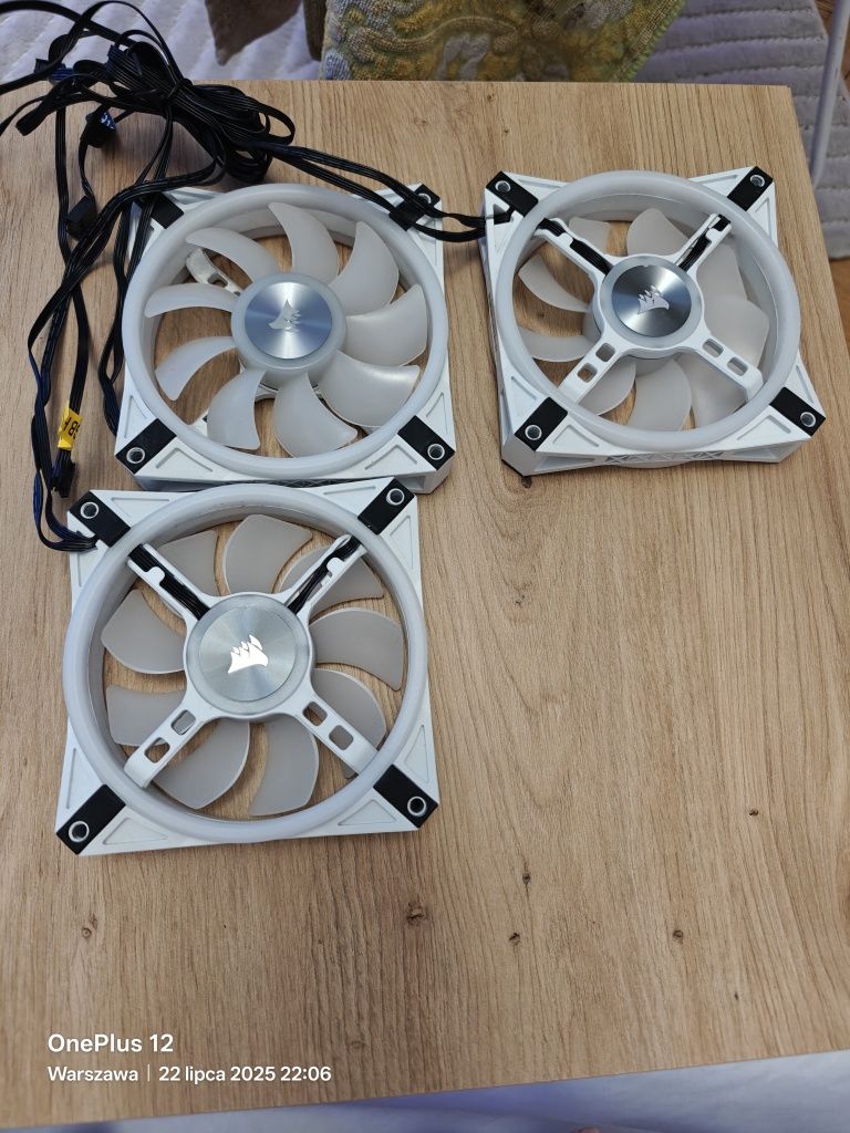 Wentylator Corsair iCUE QL120 RGB biały