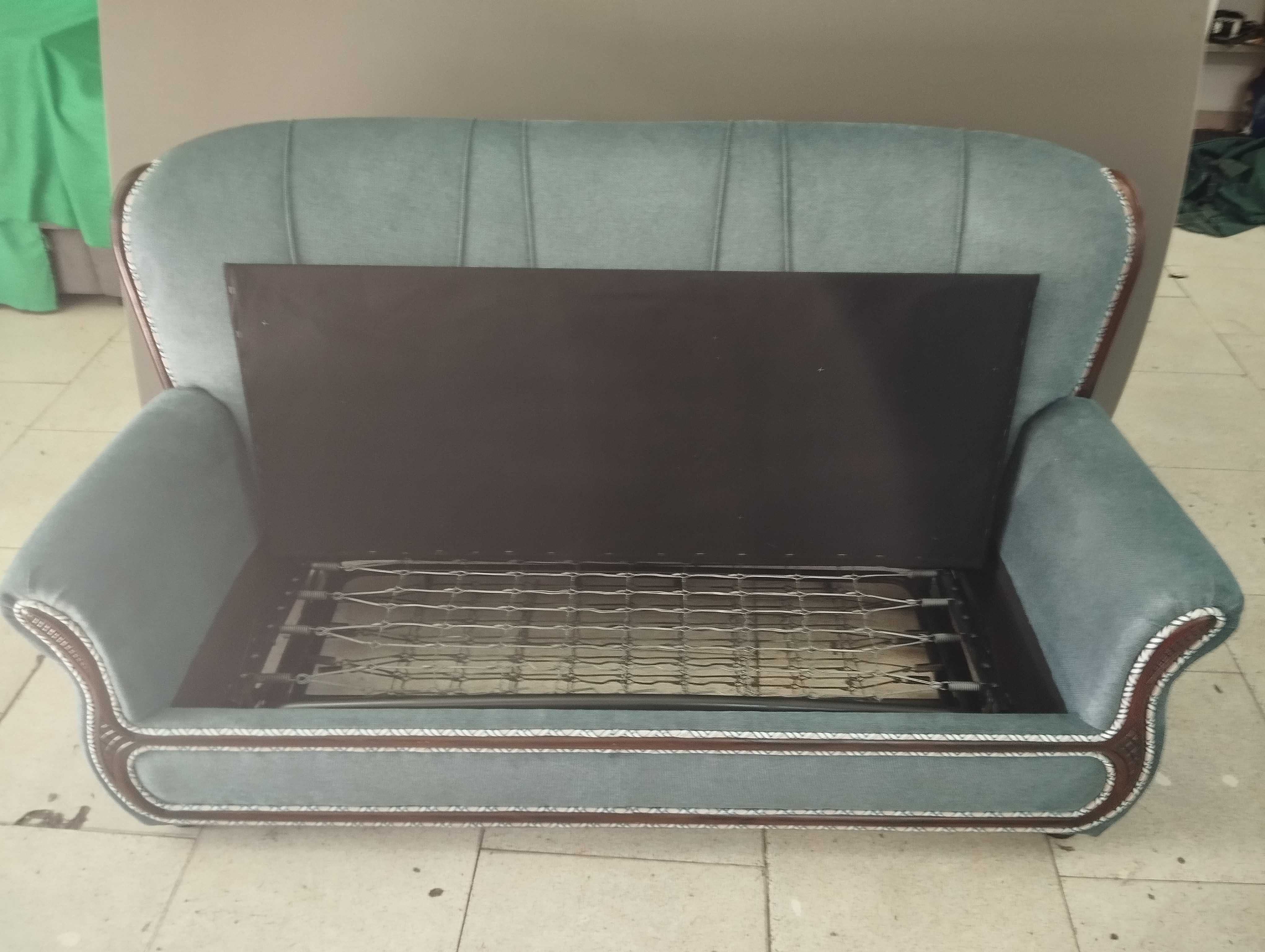 Vendo sofá cama novo.
