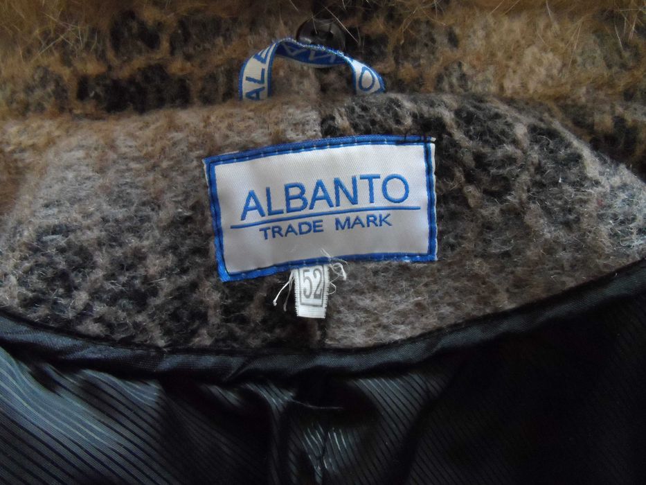 Пальто жіноче, зимове, з натуральним хутряним коміром, р.52/170.