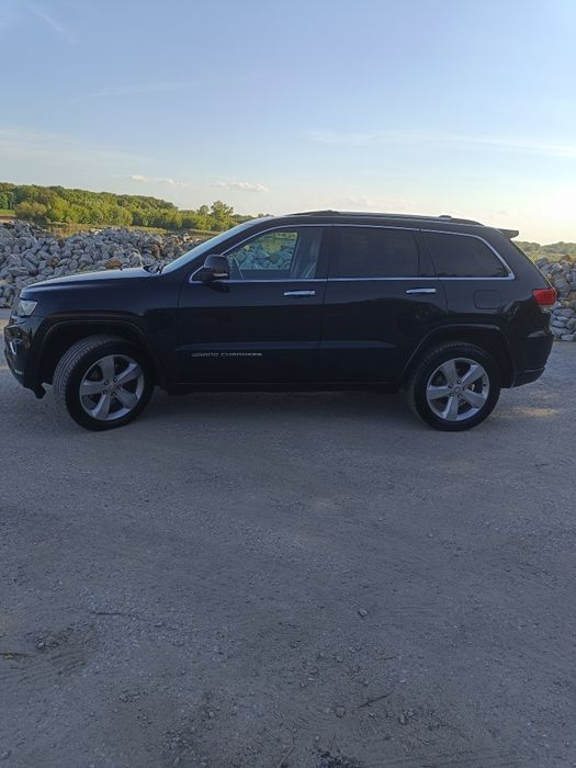 Jeep Grand Cherokee Salonowy