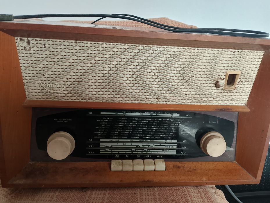 Świdnickie fabryki mebli radio lampowe Romans