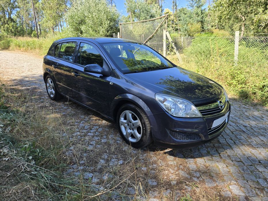 Carro em excelente estado revisado sem nada a apontar