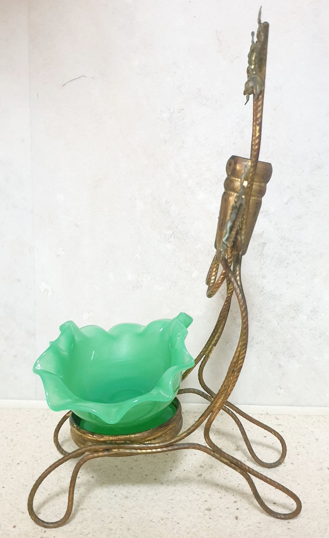 Antigo suporte com aneleira em metal dourado - Sec XIX