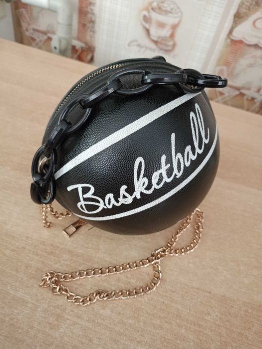 Женские сумки,бананки.Фасоны цвета и цены разные.Состояние отличное!