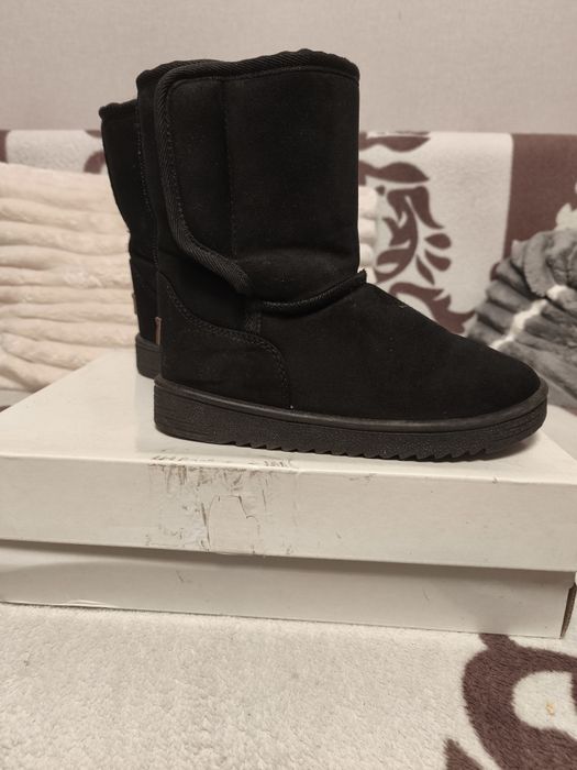 Продам дитяче взуття в чудовому стані