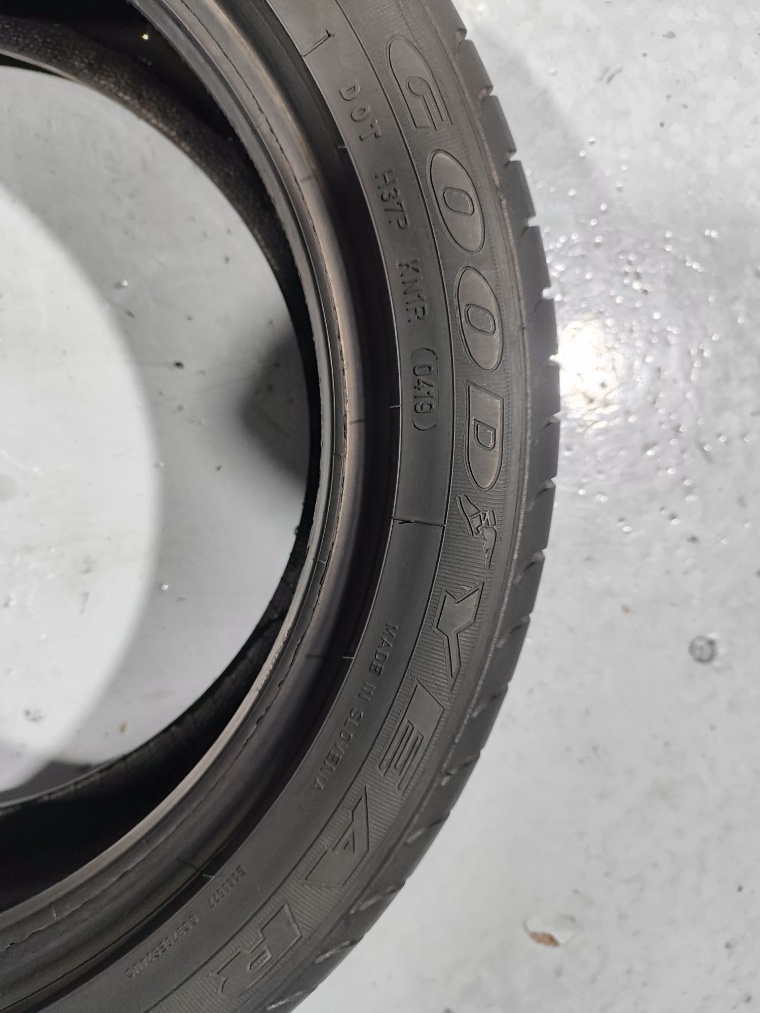 2 pneus semi novas 205-50R17 Good year - Oferta dos Portes