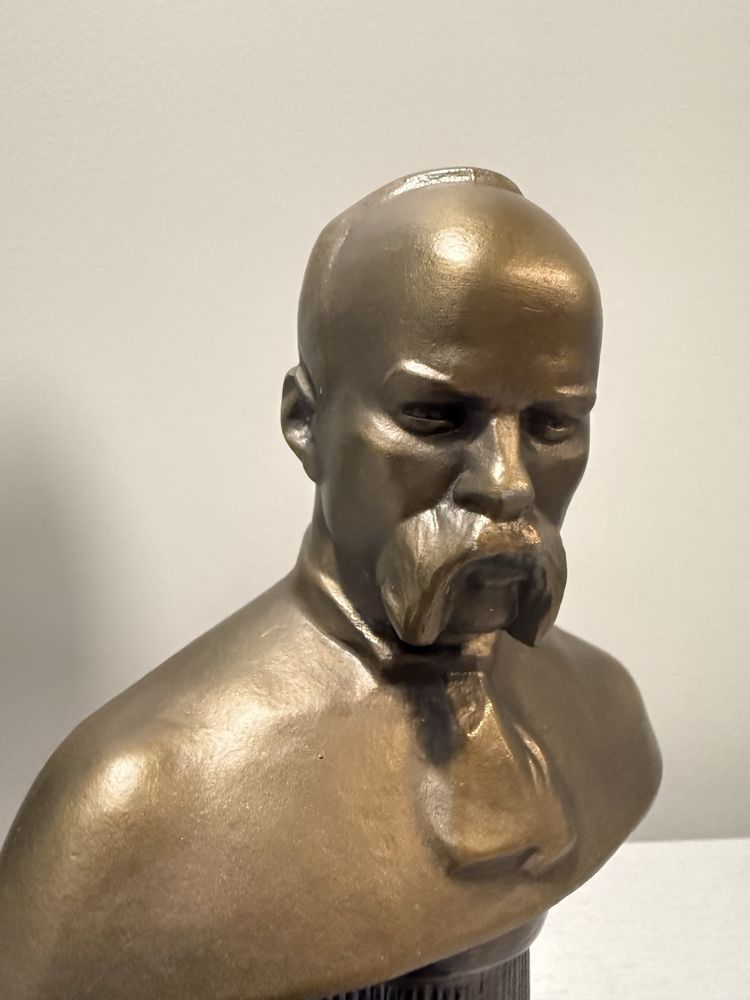Бюст Шевченко Т.Г.