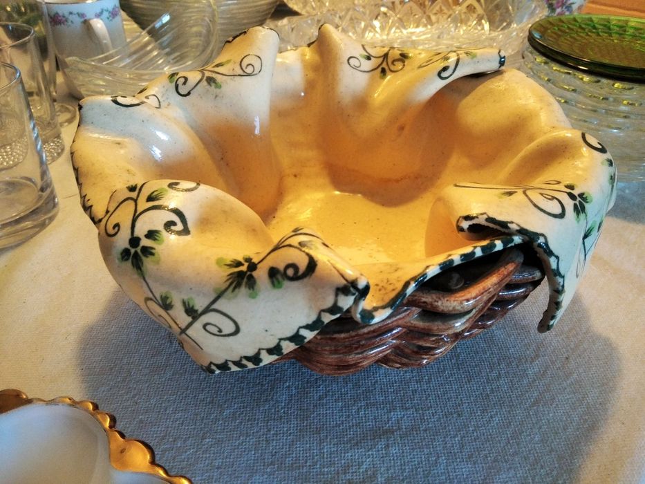 Pratos e copos, louça e vidro