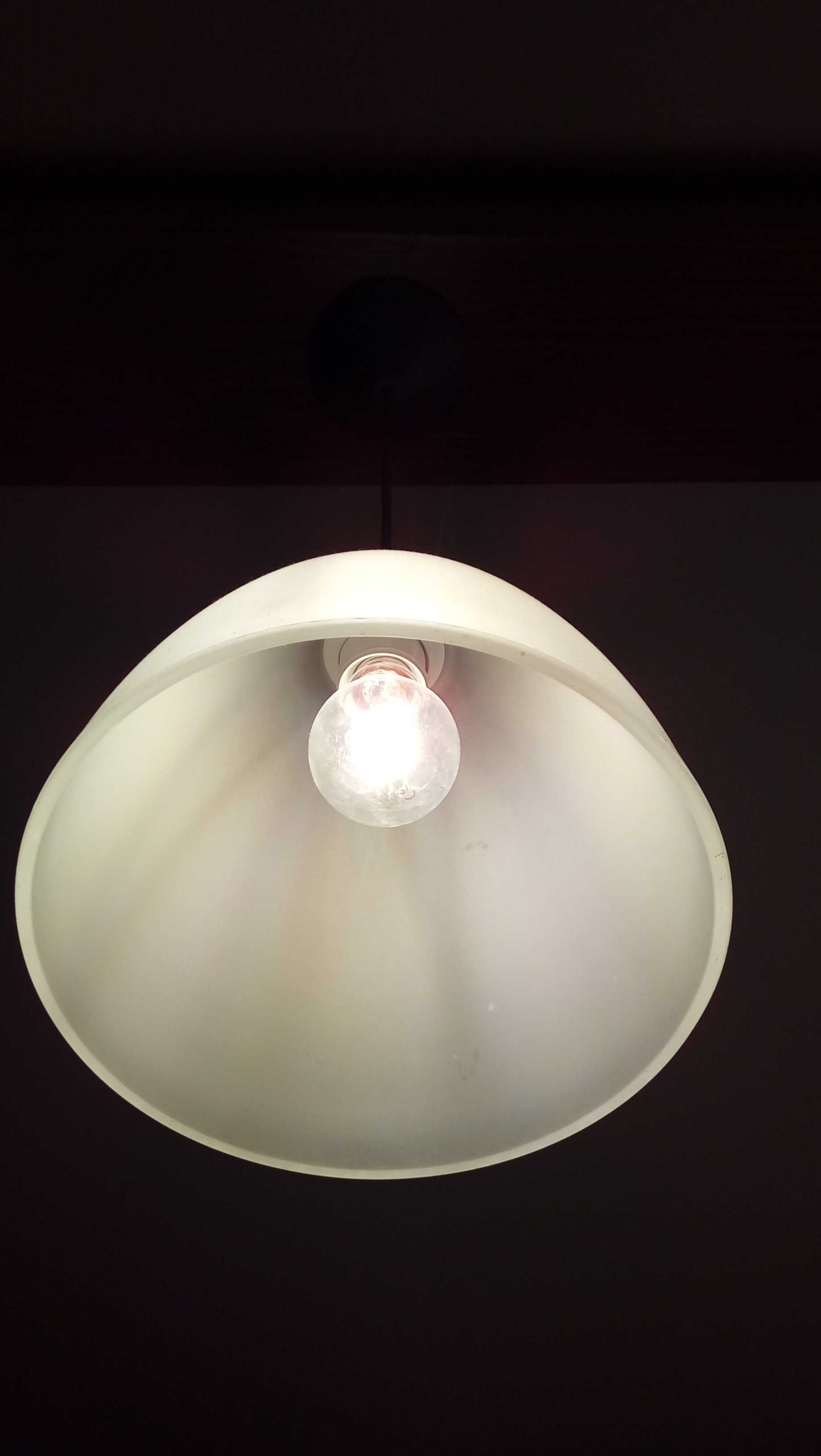 Lampa z szklanym kloszem, matowe szkło