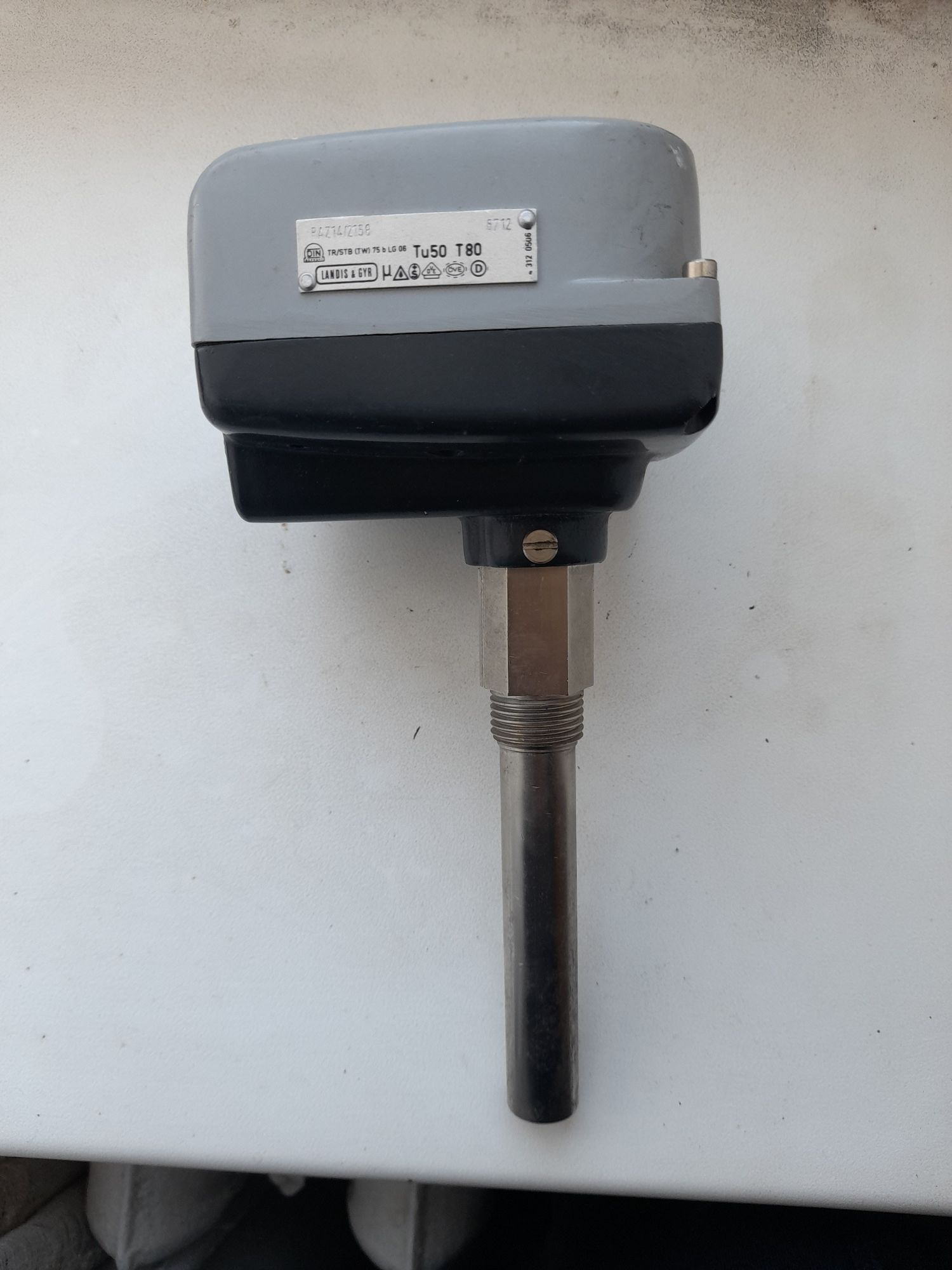 Датчик температури - Термостат LANDIS & GYR є Tu50 T80 ( 230v 30-90° )