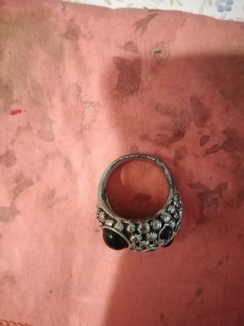 Vendo a anéis para mulher bom estado
