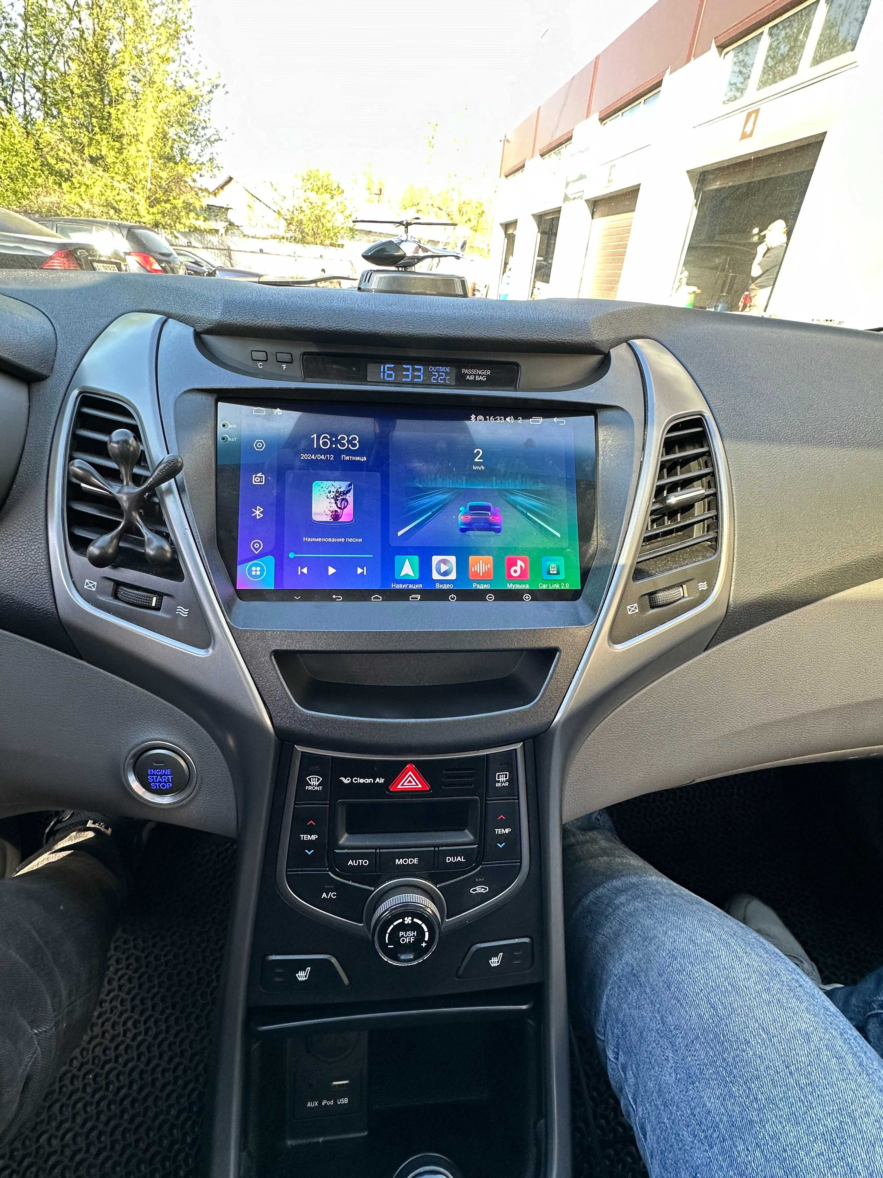 Магнітола Hyundai Elantra - CarPlay,8 ядер, Q-Led екран ,слот під SIM