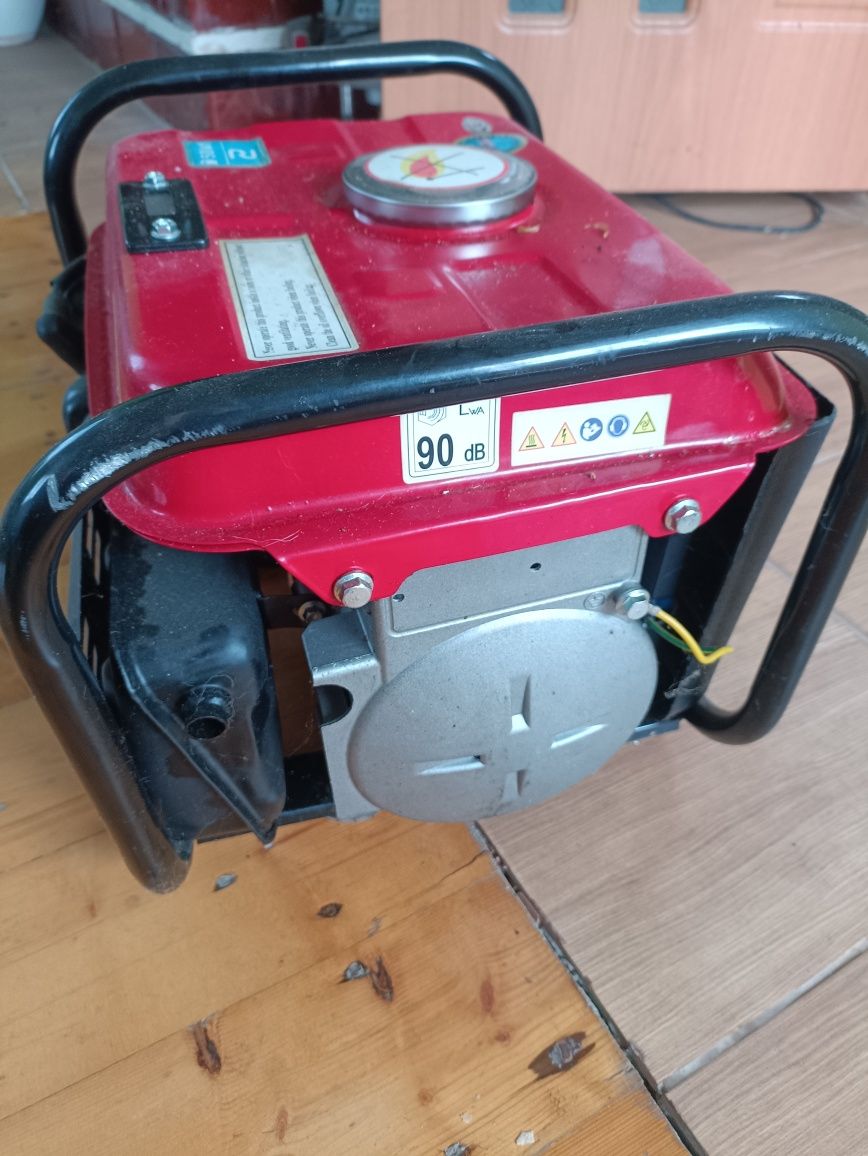 Генератор 2000Watt