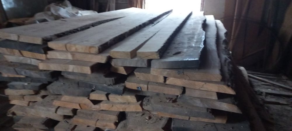 Суха необрізна дошка