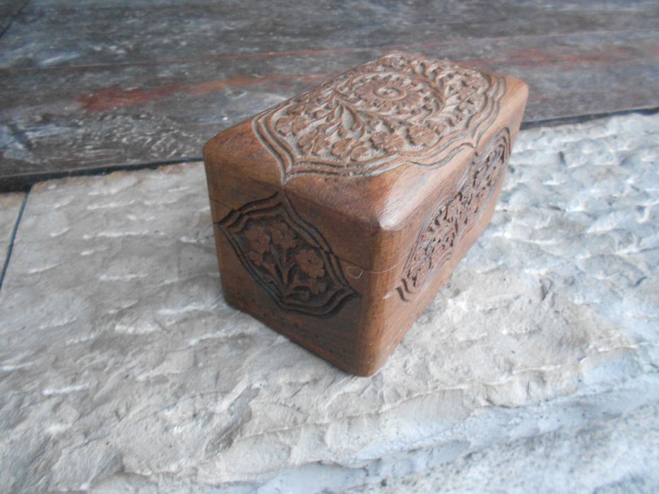 Caixa antiga madeira nobre trabalhada jogo cartas decoraçao