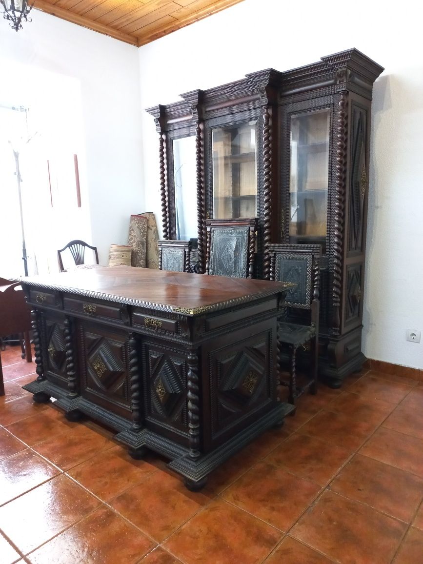 Mobília escritório pau santo