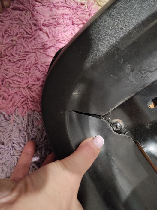 Стул компьютерный, вращающийся, на колесиках.