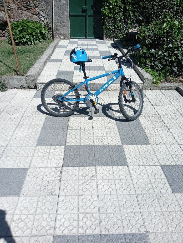 bicicleta btwin semi nova             negociável