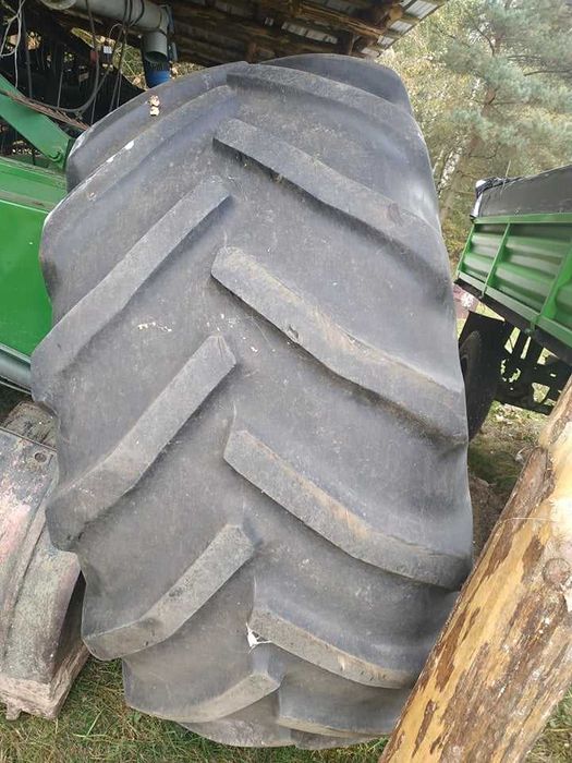 Opona 800/65R32,