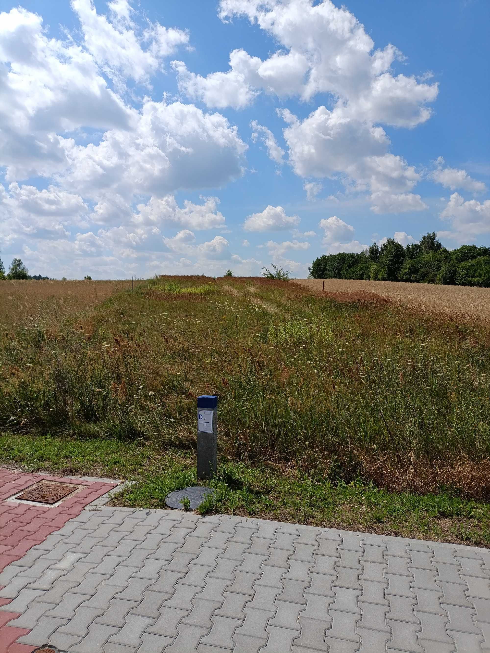 Sprzedam działkę budowlaną w Lipsku przy ulicy Gospodarczej.