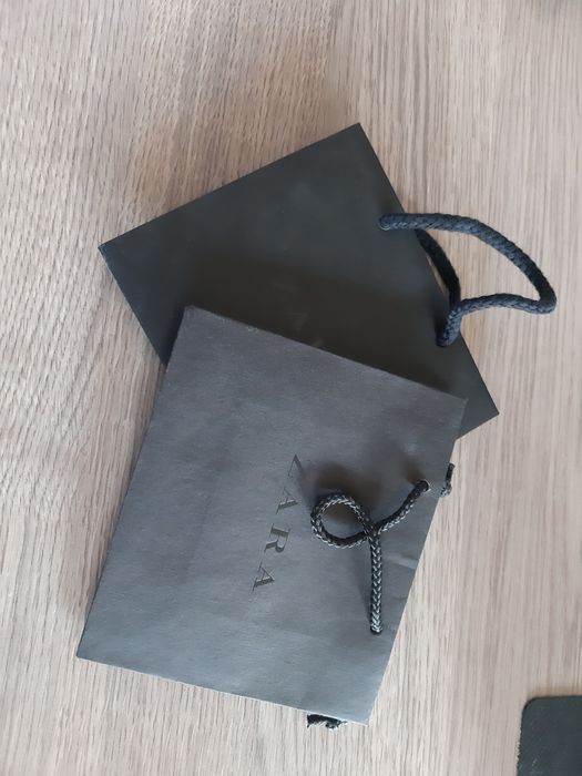 Torebka torebeczka Zara czarna prezent papierowa mała kolekcja zestaw