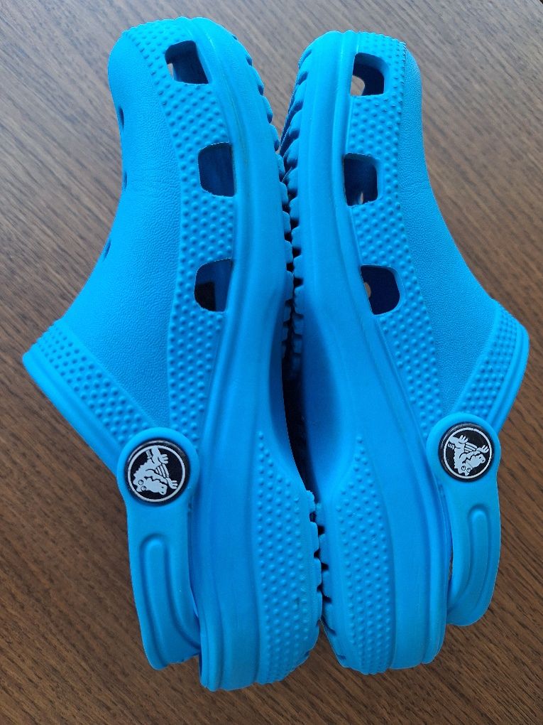 Crocs C12, tamanho 30-31