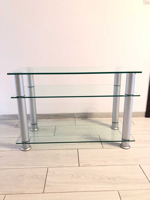 Szklany stolik pod telewizor